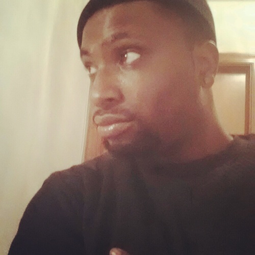 Blakk_JR's profile picture. My instagram/Blackking001 follow me I follow back. Real chill.