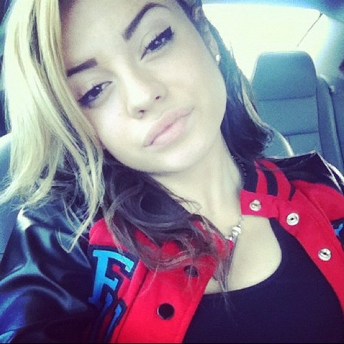 Spirit of a hustler & the swagga of a college kid .  
Brazilian  . Chiefer . $neakers  
My bread $
Follow iFollow back