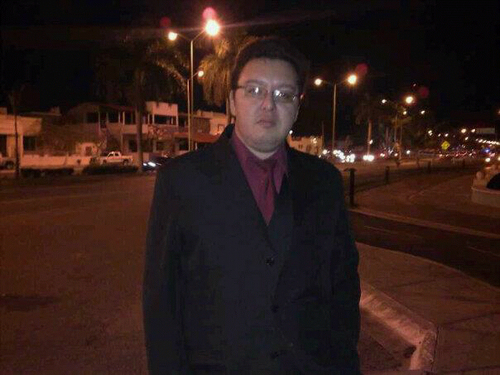 Fisico-Matematico, ahora Licenciado en Derecho. Me gusta la lectura, películas de terror, acción. Ahora un Feliz padre de una hermosa beba.
Abogado Litigante.
