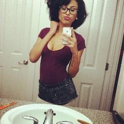 LegitLeahT's profile picture. “Wake up everyday stronger than yesterday, face your fears and wipe your tears.”