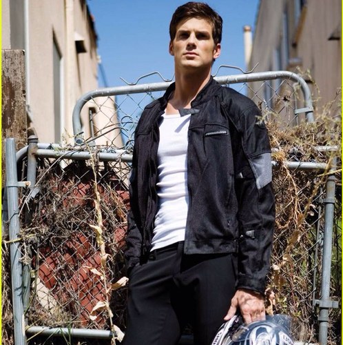 Totalcoolfake's profile picture. Hey its Noah.... I like food and sleep