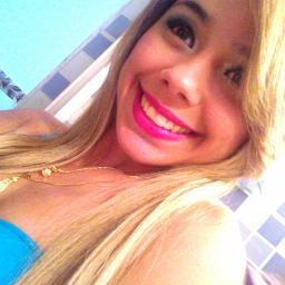 Quem me ve, sempre me ve sorrindo, e vai ser sempre assim !