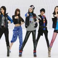 ELF adalah super junior
SUPER JUNIOR adalah ELF