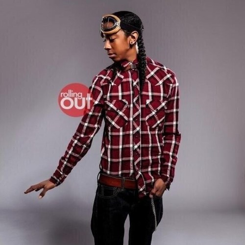 Ayye wud up... Its me RAY #Taken i love @DaijaMonique13 *kisses your cheek* follow me ALL AROULD THE WORLD BABY 3-12-13