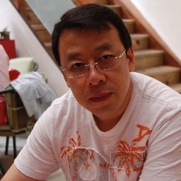 鷹；沒人鼓掌，也在飛翔。草；沒人關注，一樣成長。深山的野花，沒有人欣賞，照樣芬芳。做事；無需人人都理解，只要盡心盡力。做人；更不需人人都喜歡，只要坦坦蕩蕩。執著；註定有孤獨與彷徨，就算遍體鱗傷，也要撐起堅強。人生一世、草木一秋；一輩子不長，既然來了，就要展現精彩，活出美好。