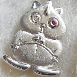 issinkoubou's profile picture. 東京の片隅で小さな工房を営んでいます。主は４５年の実績を持つ飾り職人で私は猫と共にたわいもないことを呟いている雑務担当です。