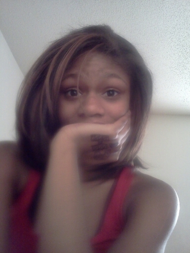 Fcck a FAKE frann wheree yaa REAL friendss at?  , a Pretty bishhhh that Dont takee shtt From no one ( :  # Gemini ** #Teamm rihanna ( ;