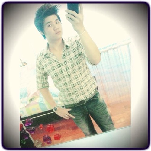 plasez's profile picture. 