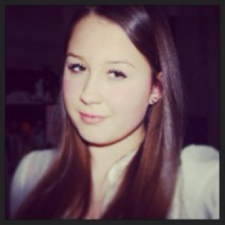 Follow me and I will follow you back ! (: I'm gonna live my life