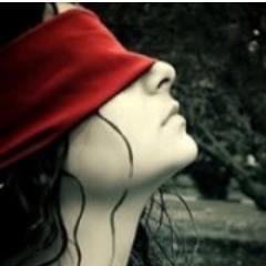 لست آبحث عن شيء ، لآا نظره ولا موعد ولآ علآقه مع آحدهم ، آكتب ل آتنفس ولآ يعنيني ظن آلبعض آلسيء بمآ آكتب آحيآناً ،، آتشرف بالجميع♥