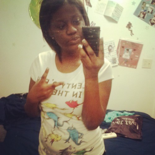 Hey name is shataha but peoples call me tasha im 20 year old ...