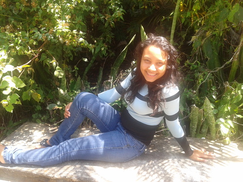 Musico flutista, que ama el arte y la literatura... soy una gran artista integral.! con mi Corazon dividido entre Dios, mi gran amor, y el poeta de mi vida.!