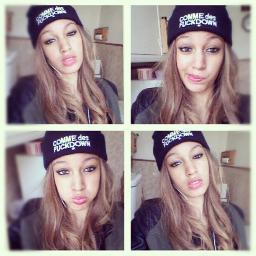 Une star ne fait pas sa propore bio chérie.. Rihanna? ma soeur, KimKardashian? Elle qui bande sur moi au lycée..Ma maladie? La mythomanie.▲