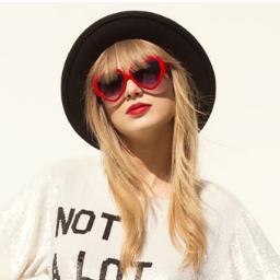 ♥ I'm a proud and crazy Swiftie from Norway. ♥ 
#13 #RED #Taylor #Swiftie #REDTOUR #22