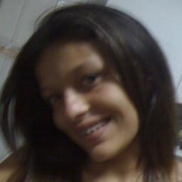 **SOU UMA PESSOA MUITA DIVERTIDA,ALEGRE E AMO MINHA FAMILIA LINDA E TAMBÉM A FAMILIA QUANDRANGULAR**