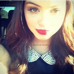 [Name] Glorija Zinovia Thompsons. 
[Date Of Birth] 7 October 1996. 
[Place Of Birth] Los Angeles, America. 
[Age] 16. 
[Nationality] American
