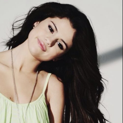 Hey, I'm Kenni, I'm 14 but have a mind of 5 year old. I can be sweet but sarcastic. I follow back