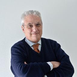 Economista, empresari interesat amb l'exit dels emprenedors i  optimista convençut. El futur es la projecció del que fem cada dia.