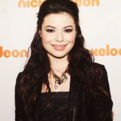 Everyone, let's vote for Miranda Cosgrove at Kids Choice Awards 2014;
#VoteMirandaCosgrove #KCA