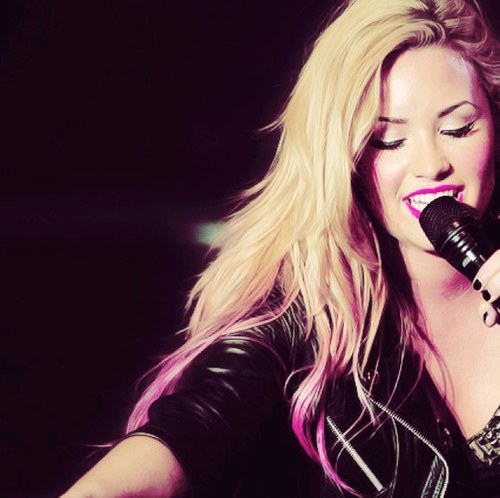 TrueLovaticcc's profile picture. I'm a true LOVATIC & I will always be a Lovatic that will never change no matter what! Follow Me Lets Be A #LovaticFamily