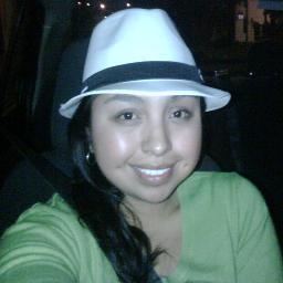 mujer encariñada con la vida...pero enamorada de la personita que siempree le roba una sonrisa...mi niña..
