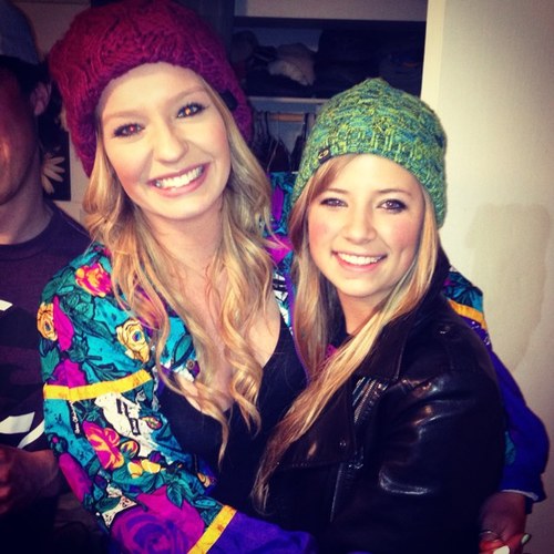 ShelbyDel's profile picture. Real Estate. Wine. Very Good Time.