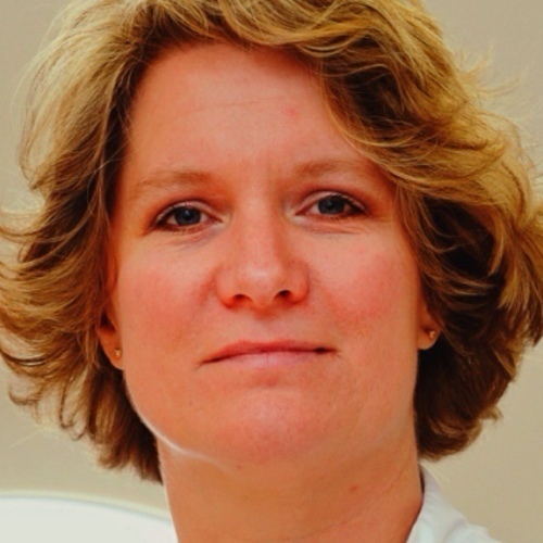 OncoRadio's profile picture. | Moeder van 2 boys | Getrouwd met @TandartsHaarlem | Radioloog MD PhD | #SAAB 9-5NG Aero ('10) | Twittert op pers. titel |