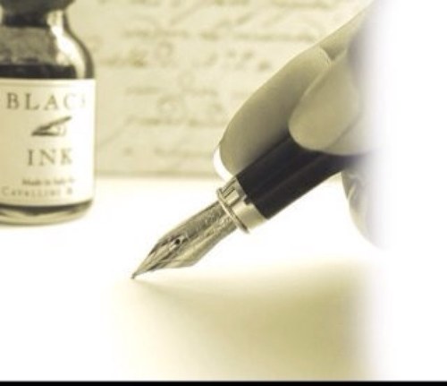 ياحروف كوني كالنجم للمهتدي،، وعند خالقي أشفعي وأشهدي 

 رباه نزه ماتكتبه يدي،، ولا تجعل لساني في خانة القاذف المعتدي
