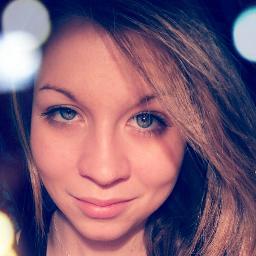 Hi guys :D Yes, I´m  bitch because I love cakes.. :D No just kidding, but Miley Cyrus is my idol.. ♥ :D http://t.co/ZOjDGHdpZH