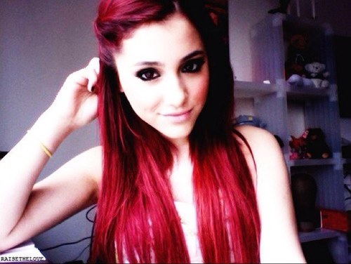 Arianatorxxxxxx's profile picture. Follow me if your an Arianator. 3
*Parody account*