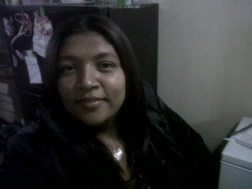 soy una chica alegre y me gusta estudiar y viajar
