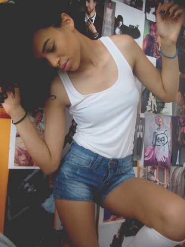 Vintage_Lesbo's profile picture. Im one lesbian loving ass girl ;* I love big boobs and pussy only I fuck with that ! So rape my follow button till she squirt , cause she my little hoe aha +