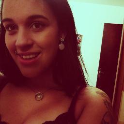 Sorria mais e leve a vida simplesmente.