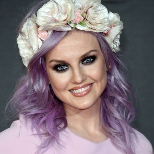 Im an American Mixer who has a fascination with Harry Potter and im also really random. I follow LM accounts back!