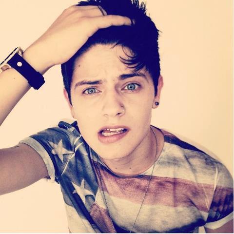 Porque certas coisas a gente nao diz só sente ,O Amor é uma delas @CHRIS_LEAO
