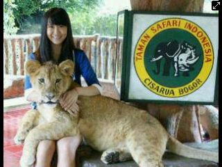 michellegathaa's profile picture. Glow in the dark.