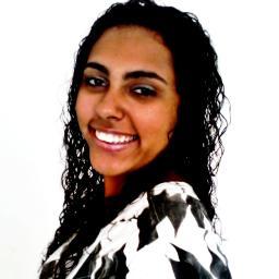 Nao EXISTE Felicidade ETERNA, A Felicidade SE FAZ Momentos de VOCÊ Que viveu e tornou SE UMA lembraça boa. =)