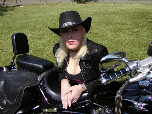 Hello I would love for you to help me Post this link with public.  http://t.co/6hsb4NFYSo   You are all considered brothers & sisters 2 me GOD Bless!!