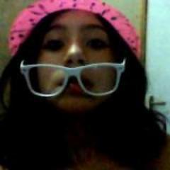 Bailo en daenseu stars
me gusta el kpop y escuchar musica fuerte
aun que aveses escucho a Ed Sheeran, Little mix y one direction
y eso
pico pa todos 3