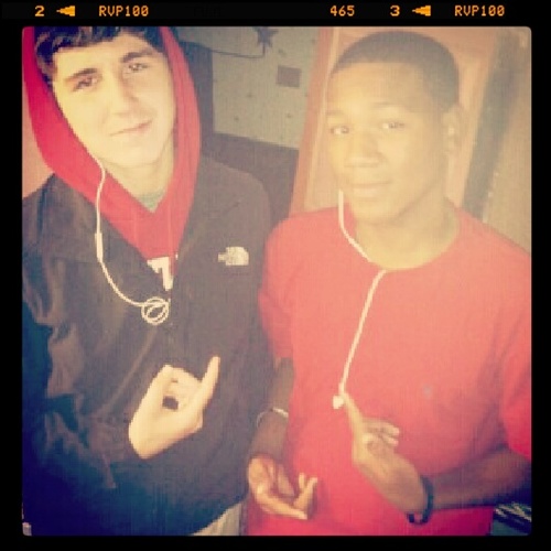 follow me and ill follow u