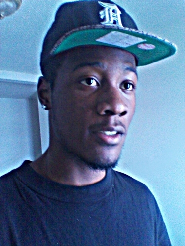 I be on my grind n dats a fact,money on my mind,follow me n ima follow back