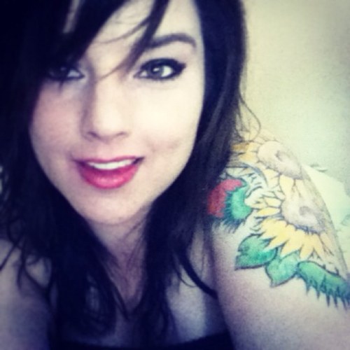 katstrattonhair's profile picture. my names Kat, I am an experianced stylist at Highlights Salon on Main Street, East Greenwich, Rhode Island. Im your go to girl for hair:)