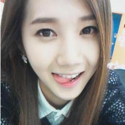 leadernya Hello venus sekaligus main volcal canteks. Kakaknya Ahreum :3. DUO QALEM DARI HELO PENUZ WIT NARA ٩(●̮̮̃•̃)۶ ٩(-̮̮̃-̃)۶ hiatoes