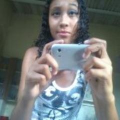 Paulistana, Leonina, 16 anos, Corinthiana,toco em uma banda de rock carinhosa qndo qro  ,ando de skate ,toco violao explosiva qndo necessario