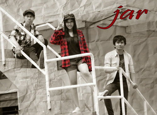J.A.R band terdiri dari 3 orang  -RANII (vocal) -JIMMY (vocal + guitar 1) -FUAD (guitar 2) yang mengusung aliran pop rock 

cp : 089652828128 / 20DA45B5