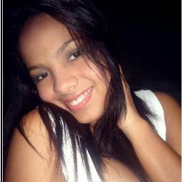 Meu sorriso aparece logo depois de uma frase venenosa. ;)