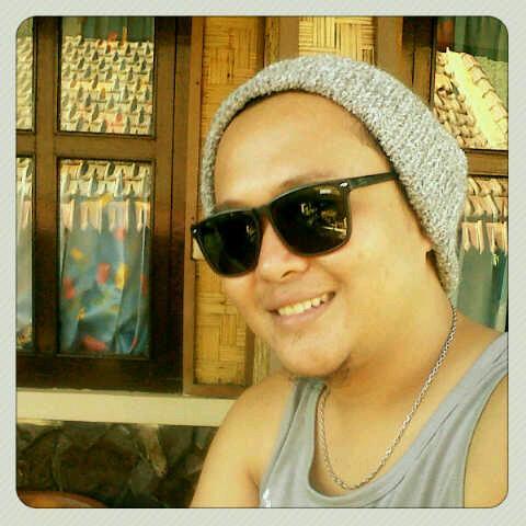 THE WONDER BOY let's the musik take control.