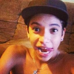 Eu queria, mais do que tudo, que você soubesse o quanto eu te amo, e te admiro. @souvictorsantos
 Adm   -   @locapelovictor    (: