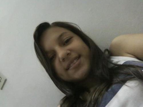 Sou legal,animada,romantica amo assistir panico na band......