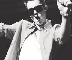 Follow me & I'll follow back. #belieber